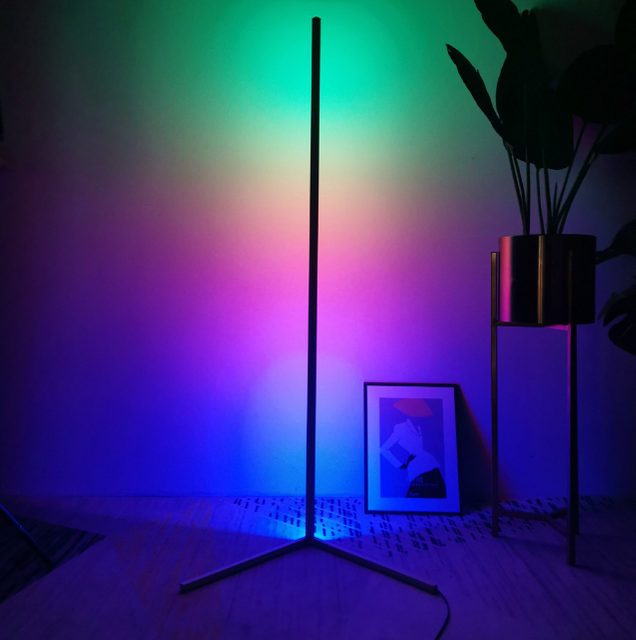 Lampada da terra RGB ad angolo a circuito integrato leggera colorata con sicurezza al 100%.