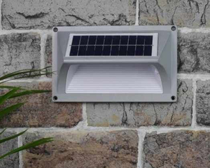 Lampada solare a induzione automatica per esterni popolare Amazon Illuminazione solare Lampada da parete con sensore di movimento stradale Lampada impermeabile IP65
