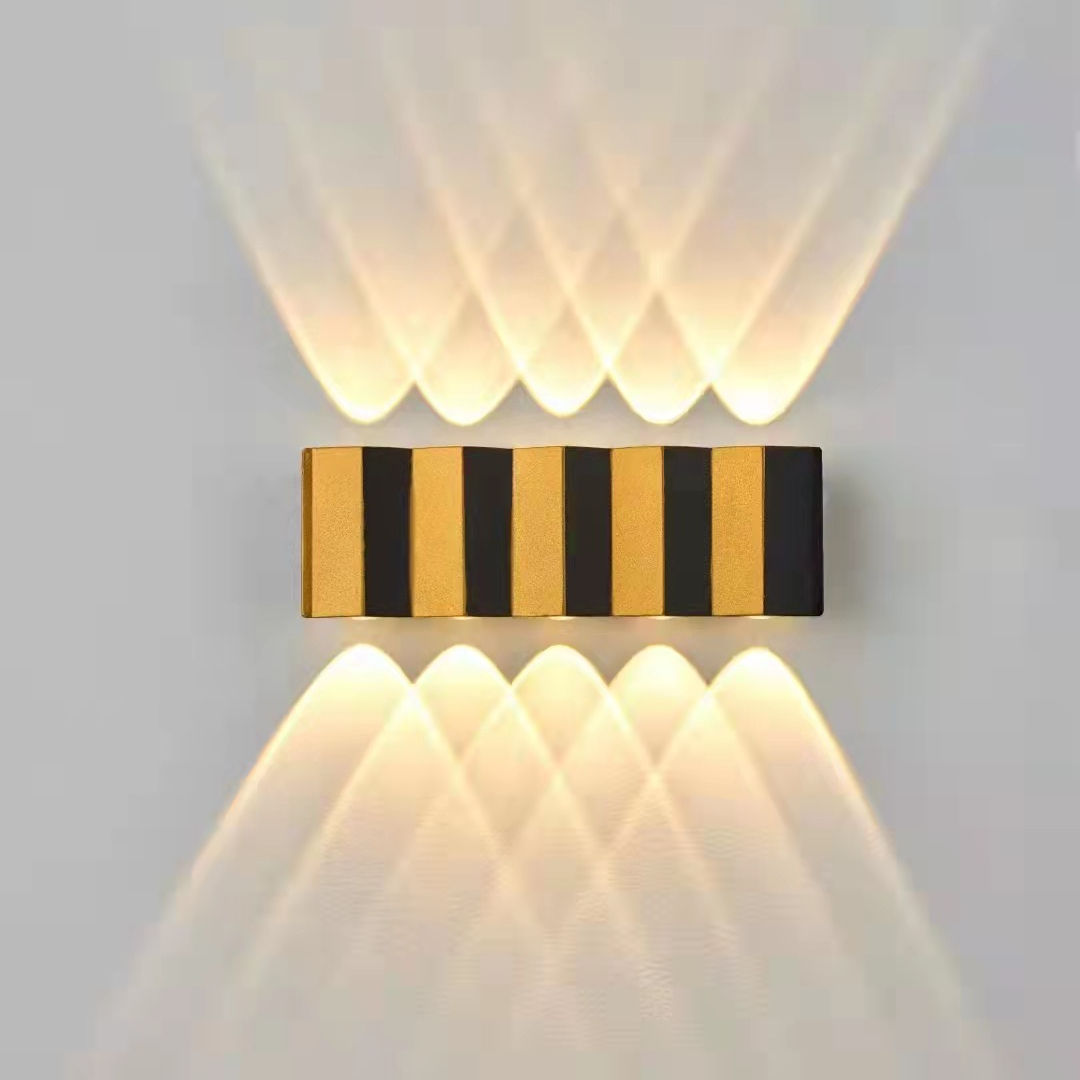 Nuova lampada da parete a LED per esterni Lampada da parete impermeabile per interni ed esterni Cortile Camera da letto Corridoio Balcone Faretto da parete