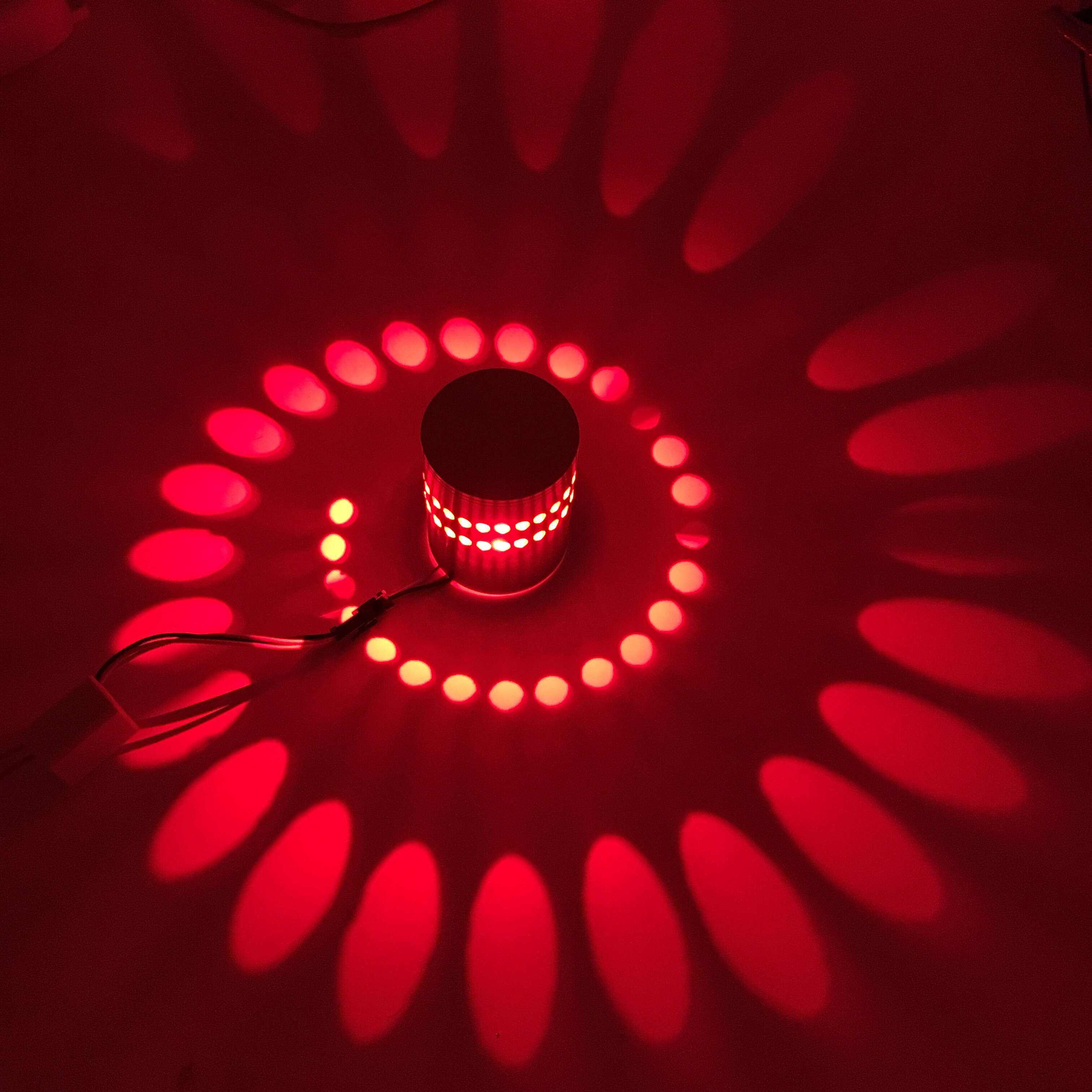 Applique da parete a LED RGB con foro a spirale per interni Decorare luci notturne fantasia Plafoniera Loft Vogue Furniture