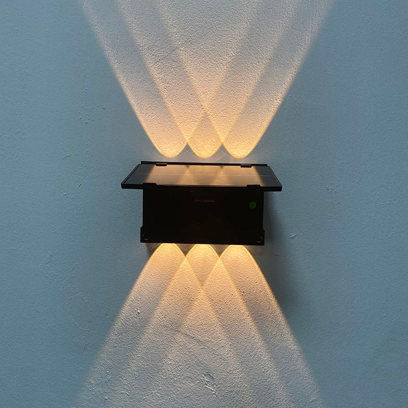 Lampada da parete impermeabile da giardino solare solare da esterno illumina su e giù lampada da parete decorativa per scale da giardino decorativa da parete lampada a energia solare