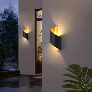 Lampada da parete per esterni Balcone impermeabile Led Scale corridoio super luminose Induzione semplice Cortile d'ingresso villa parete esterna IP65