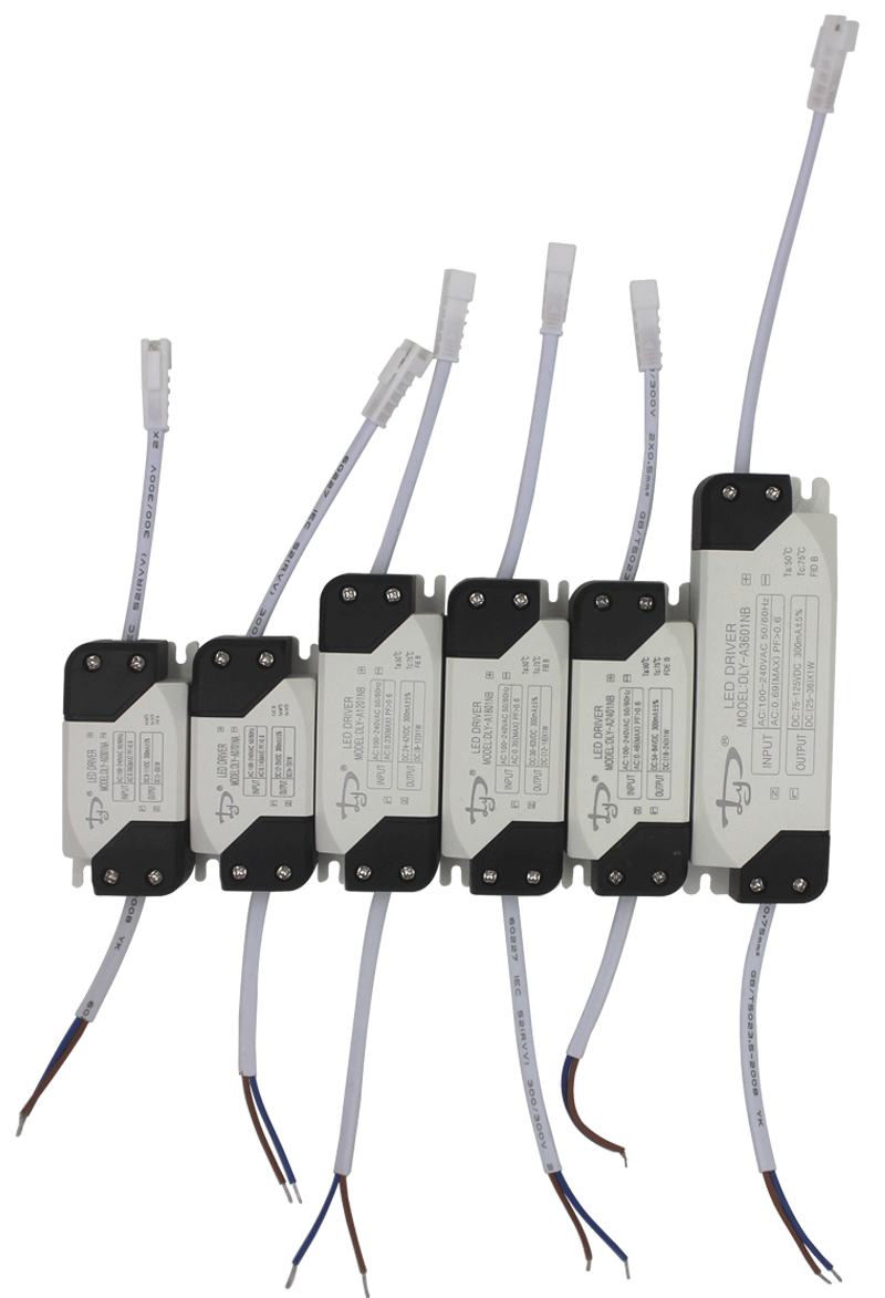 Alimentazione 12V 10W 20W 25W 30W 36W 50W 60W 80W 100W 120W 150W 250W Trasformatore Resistente all'acqua Driver LED OEM IP67 Impermeabile