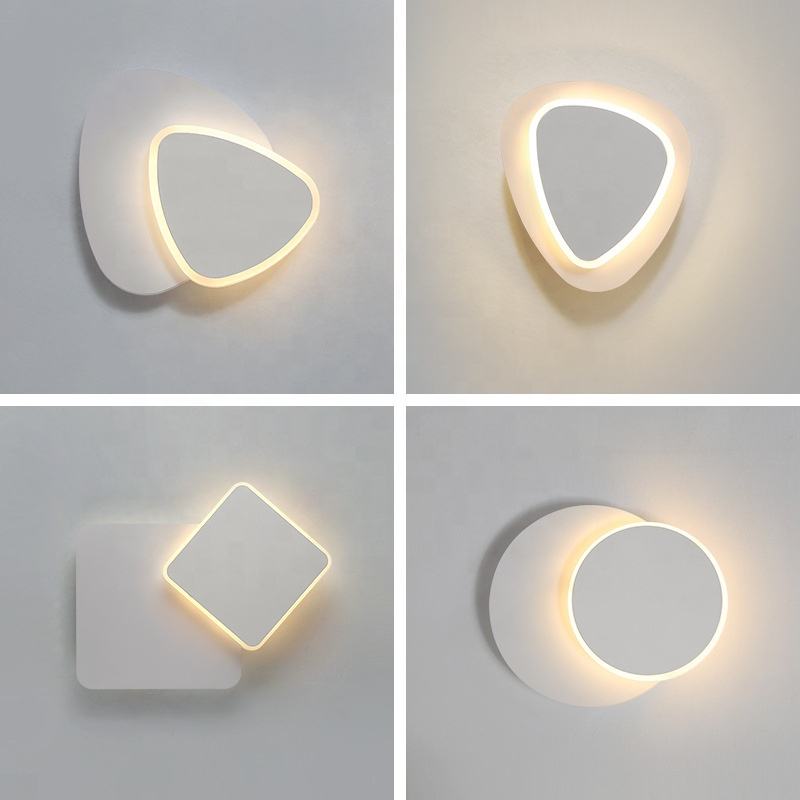 Lampada da parete a LED quadrata per soggiorno camera da letto applique da parete bianca nera applique da parete girevole a 360 gradi in metallo 18W / 24W