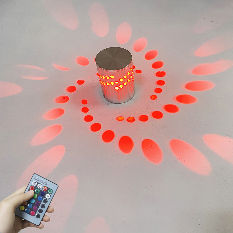 Lampada da parete a LED a fiore RGB da 3W Lampada da parete a LED a foro a spirale a luce notturna remota a parete Bella lampada da parete decorativa 