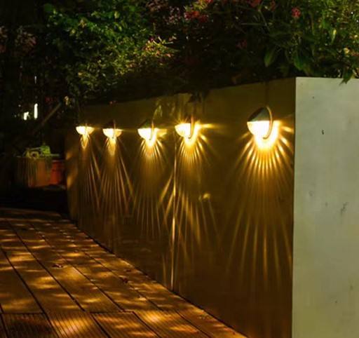 Luci a LED Sensore di controllo della luce per esterni Decorazione del giardino Lampada da parete per recinzione solare Semicerchio Energia Lampioni stradali impermeabili