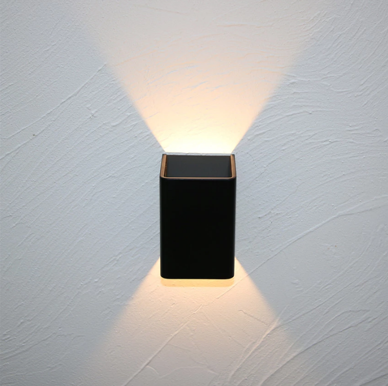 Lampada da parete moderna in alluminio da 5W Lampada da parete a LED Art Déco RGB Apparecchio di illuminazione da comodino luce notturna per camera da letto