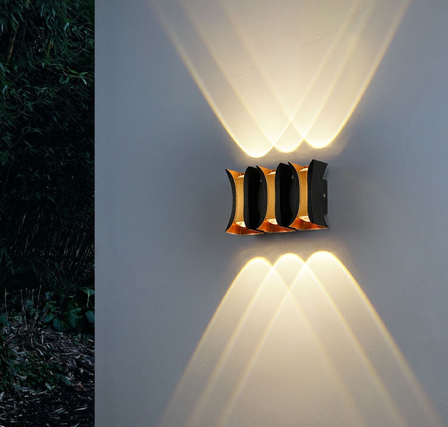 Nuova lampada da parete a LED nera impermeabile a striscia lunga per RGB Outdoor Balcone Portico in alluminio Applique da giardino Villa Applique da parete