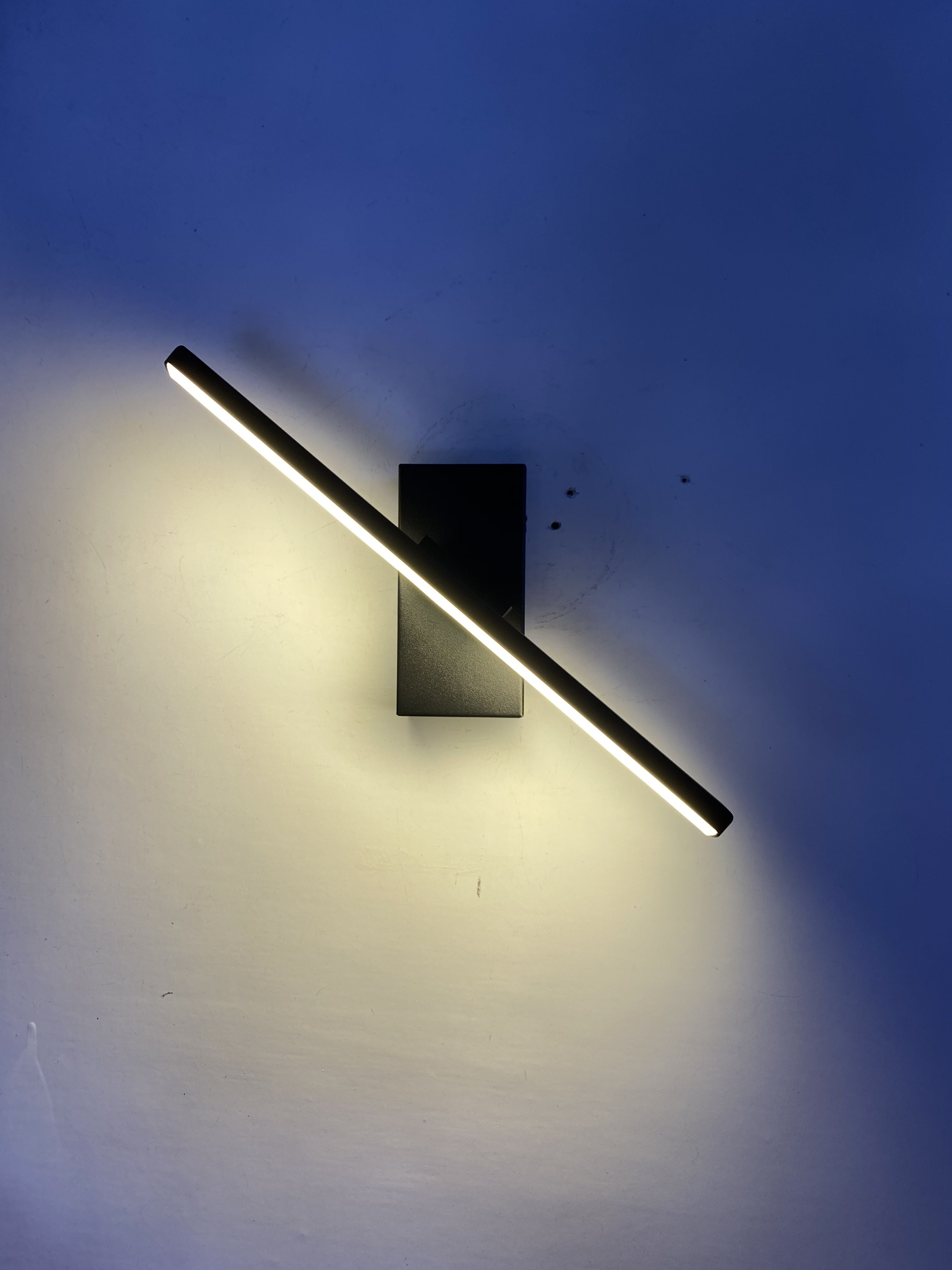Lampade da parete moderne a LED 330 Camera da letto girevole 6W AC85V-265V Applique da parete Lampada nera Corridoio Decorazione per interni Illuminazione