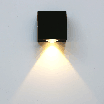 Lampada da parete a sospensione Testata moderna Montata a parete Nichel spazzolato chiaro Decor Hotel Lampada da parete USB Bend Metallo Luminoso personalizzato