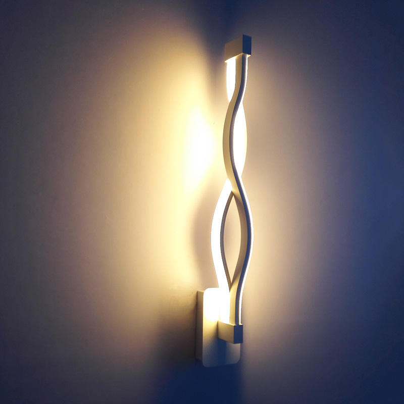 AC 85-265V Decorazione della casa moderna Forma d'onda Alluminio Up Down Lampada da parete a LED Applique da parete a LED per interni Luce ghirlanda natalizia
