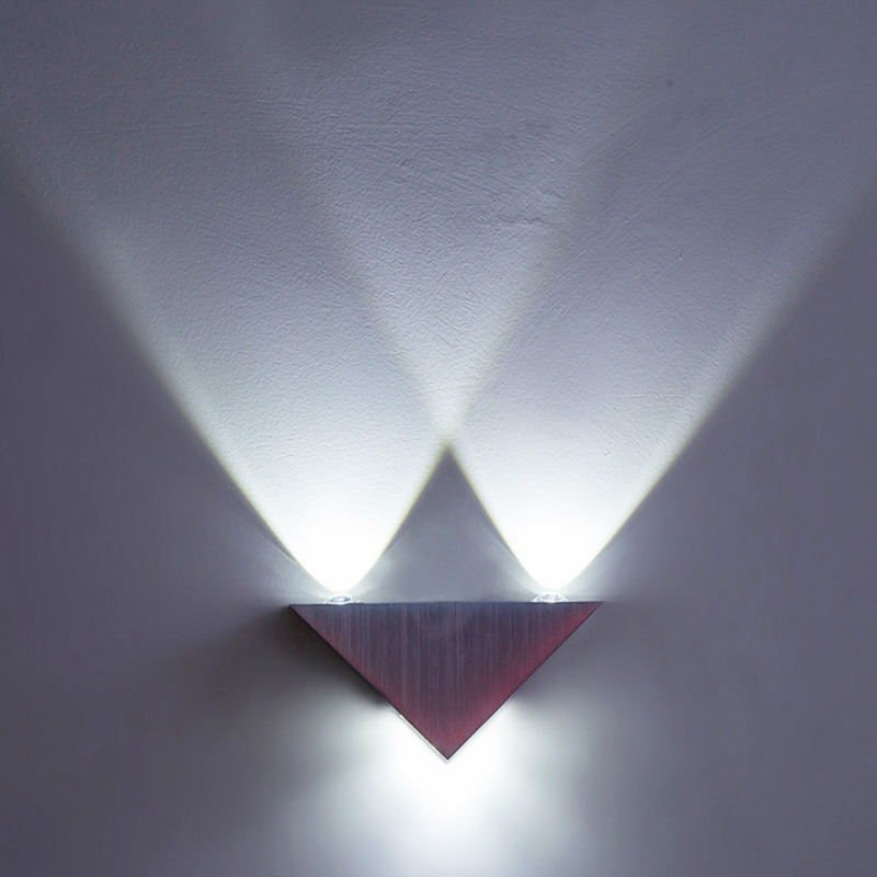 Lampada da parete a led a nastro Triangle 3W per illuminazione interna AC85-265V Apparecchio di illuminazione in alluminio senza sfarfallio Telecomando Applique da parete