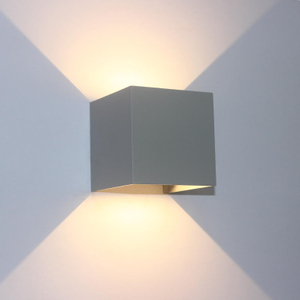 Decorazione industriale 12W IP65 Lampada da parete a led per esterni impermeabile Wandlamp su e giù Lampada da parete con prezzo di fabbrica