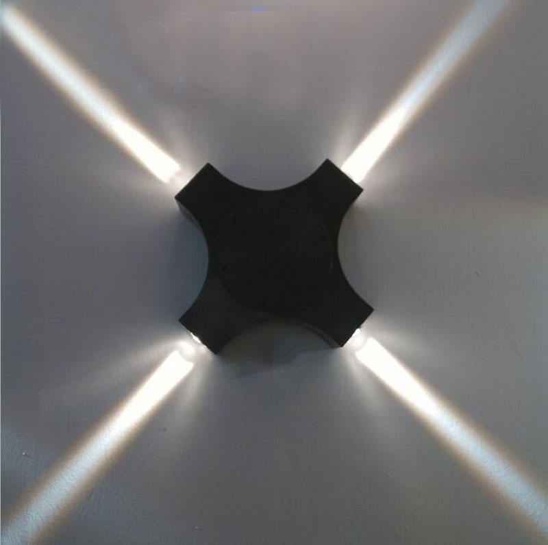 Nuova lampada da parete per esterni a LED 12W Cross Star 4 lati illuminazione impermeabile IP65 per la decorazione del giardino