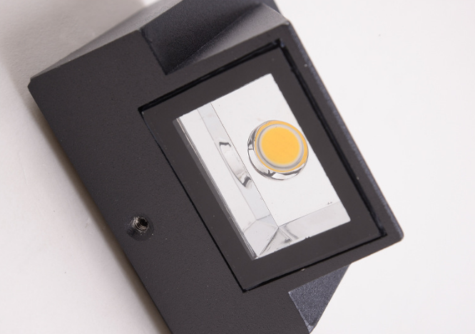 Illuminazione per esterni Lampada da parete impermeabile Moderna in alluminio su e giù Applique da parete a led per esterni Portico da giardino