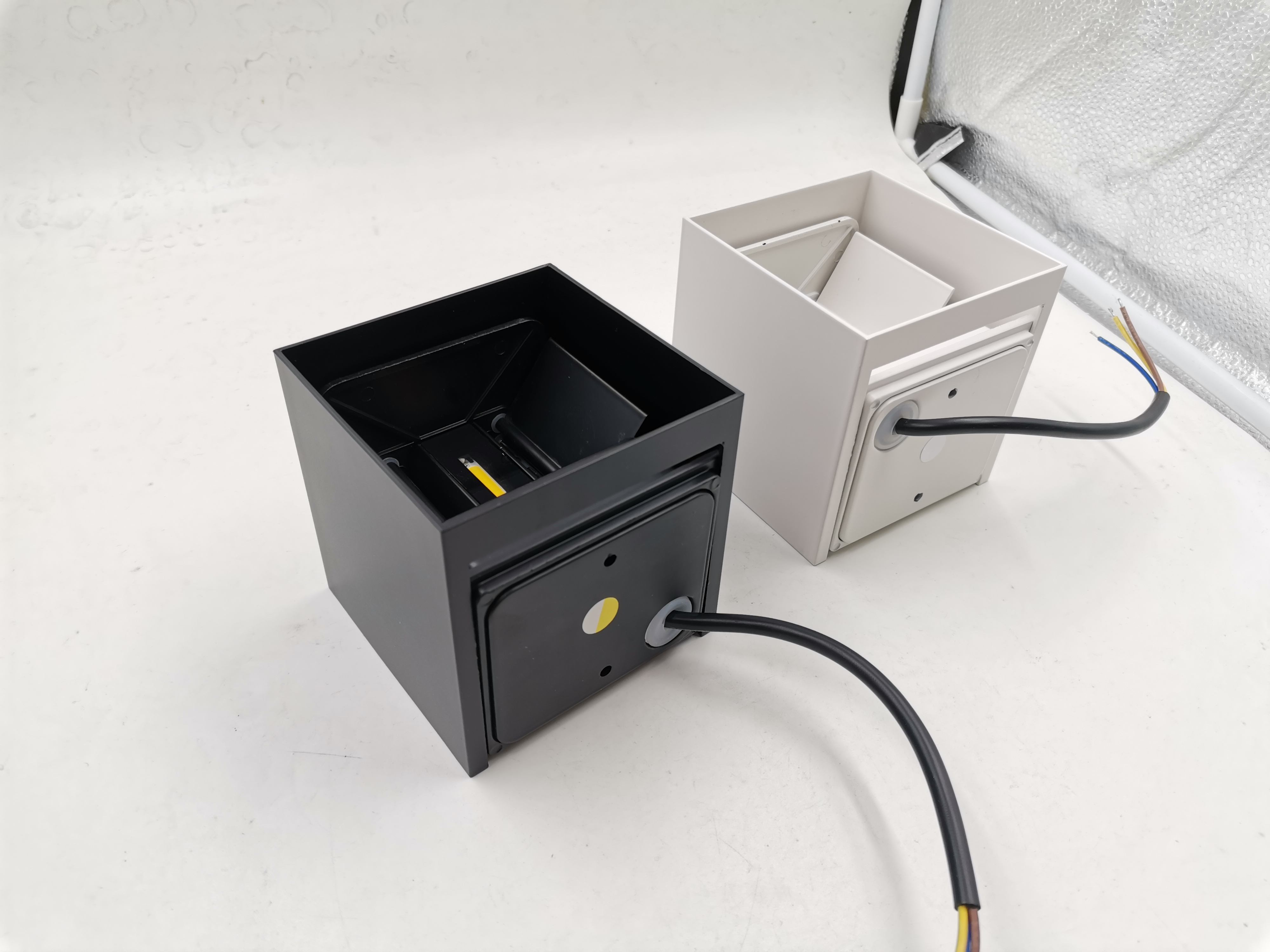 Sensore di movimento a cubo Lampada da parete a LED di alta qualità regolabile per esterni ip65 impermeabile per soggiorno interno