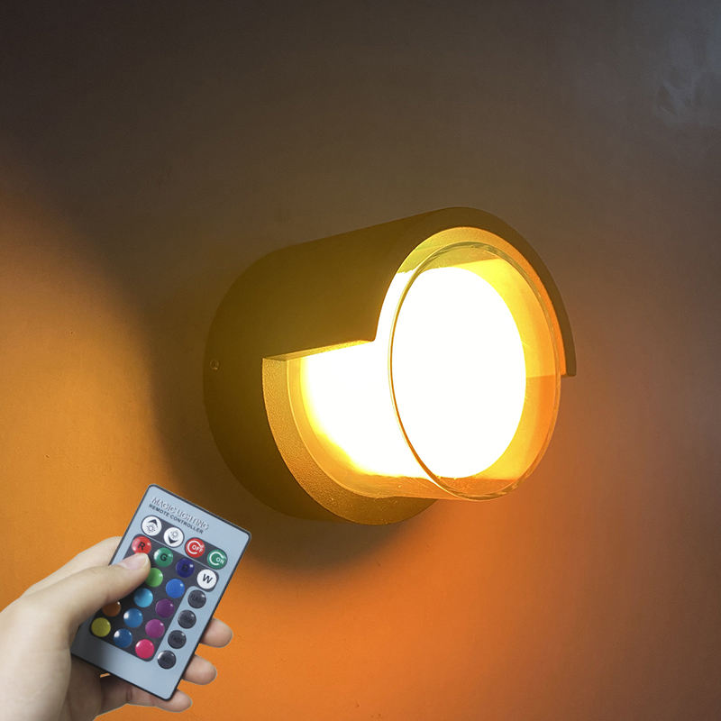 Lampada da parete RGB impermeabile in acrilico Applique da parete per esterni 5W Wandlamp Portico Illuminazione per giardino e decorazione domestica