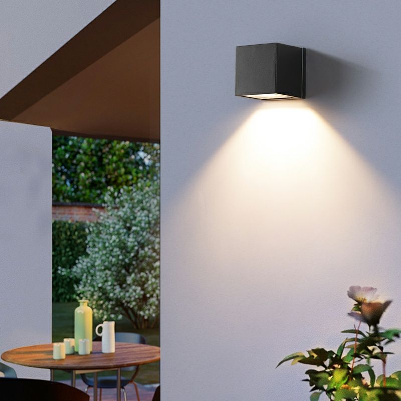 Lampada da parete per esterni a luce solare da giardino Up Down Lampada da parete a luce solare in alluminio impermeabile Lampada da parete a luce solare per esterni