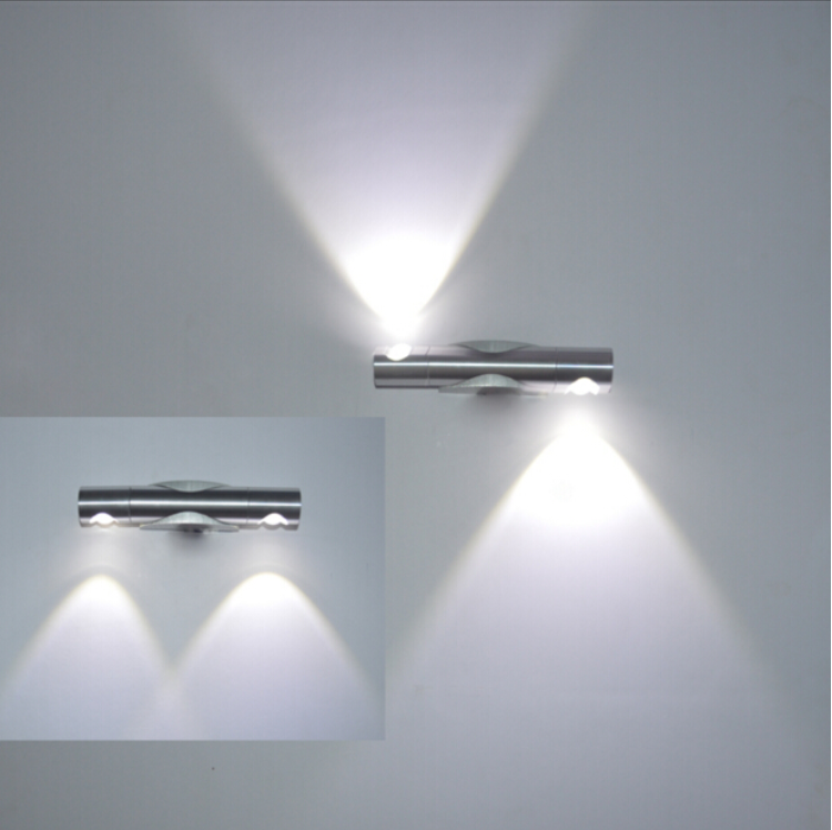 Applique da parete moderna da 6W Rotazione di 360 gradi Apparecchi da parete a LED per lettura lampada da parete / illuminazione a specchio ad alta luminosità
