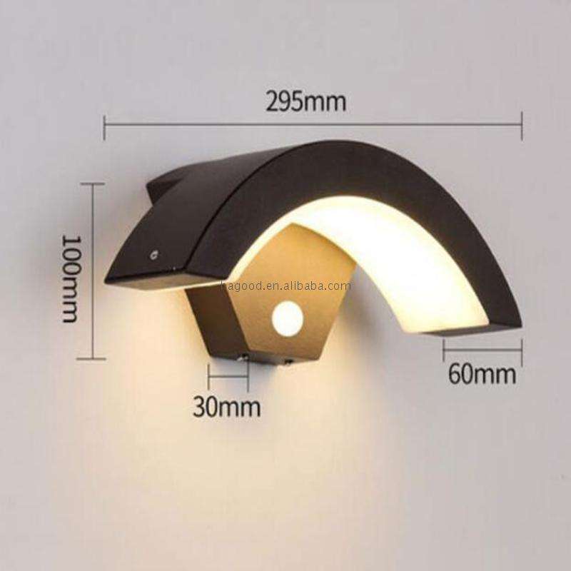 Lampada da giardino per esterni 18W Lampada da parete impermeabile per esterni IP65 Illuminazione a LED Lampada da parete in alluminio Luce di corridoio di vendita calda