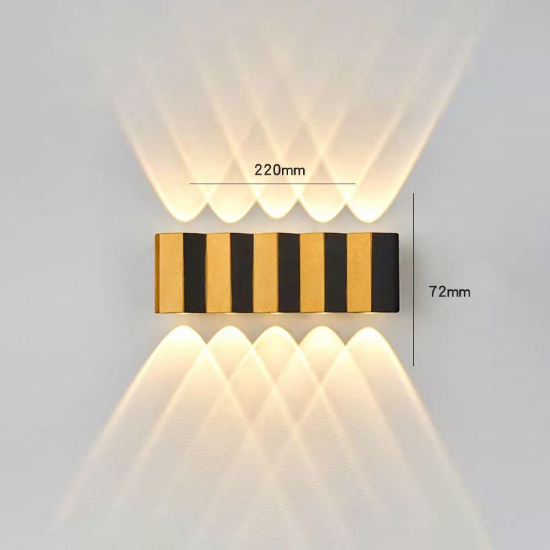 Lampada da parete Fashion Rectangle Gold Black Light Up And Down Corpo luminoso Lampada Stile di illuminazione Ufficio moderno Rohs Epistar Flusso di ingresso