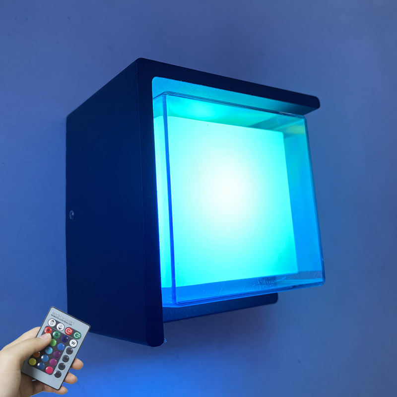 parete a led per esterni IP65 Tuya graffiti controllo APP intelligente oscuramento colorato lampada da parete per esterni impermeabile luce moderna per esterni