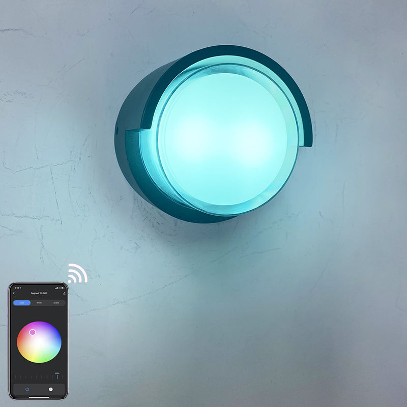 2023 Tuya APP Applique da esterno di alta qualità Wifi Lampada da parete impermeabile che cambia colore tramite Smart App Lamp