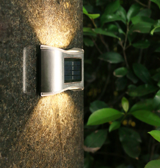 Nuova lampada solare 6LED IP65 Lampada da esterno impermeabile Lampada da parete per cortile per la decorazione della villa da giardino