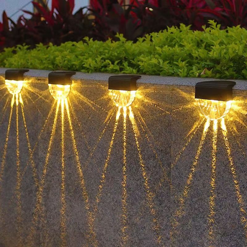 Lampada solare a LED bianca calda per scale Luci da giardino per esterni Impermeabile Energia solare Balcone Decorazione luminosa per recinzione per scale patio