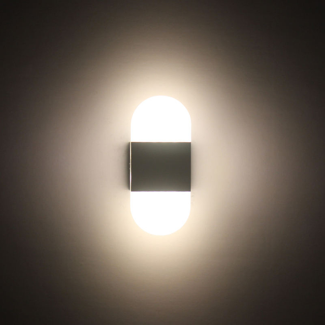 Applique da parete di alta qualità per camera d'albergo per comodino interno Lampada da parete in acrilico nero ad angolo retto Applique da parete a led da 6W con prezzo di fabbrica