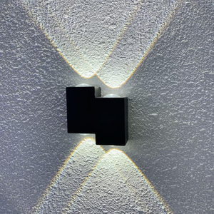 Lampada da parete a LED per esterni su e giù in alluminio Decora la luce del portico della camera da letto dell'applique da parete