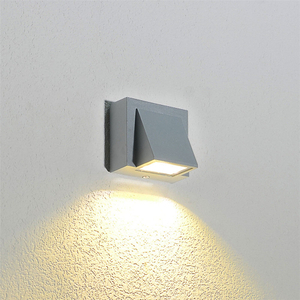 Lampada da parete su e giù 5W12W Lampada da esterno impermeabile per portico da giardino Illuminazione Prezzo economico Lampada da esterno di alta qualità