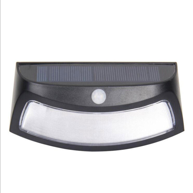 IP44 Nuovo sorriso di alta qualità Luce solare per luce da giardino Luce di sicurezza per recinzione a energia solare con sensore di movimento