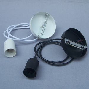 Assemblaggio portalampada in metallo standard europeo E27 Portalampada in ferro E27 filo colorato intrecciato E27 Kit portalampada da soffitto