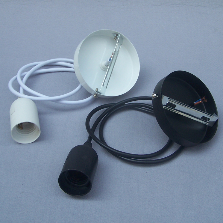 Assemblaggio portalampada in metallo standard europeo E27 Portalampada in ferro E27 filo colorato intrecciato E27 Kit portalampada da soffitto