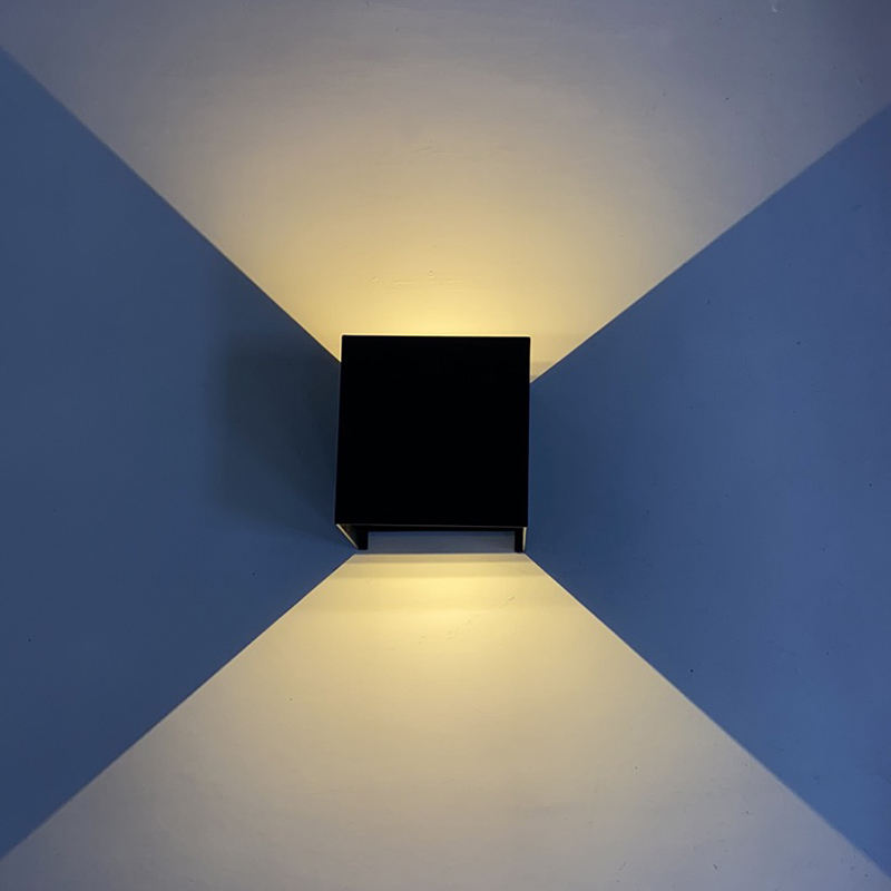 Lampada da parete a LED per esterni intelligente RGB 9W applique da parete in alluminio creativo applique da parete per scale domestiche bagno camera da letto luce Decora per interni