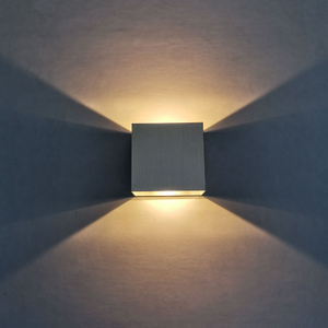 La fabbrica fornisce direttamente lampade da parete per esterni con prezzi economici