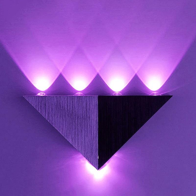 Il bagno domestico di vendita calda della fabbrica ha condotto la luce della parete dell'interno con sicurezza 100%.