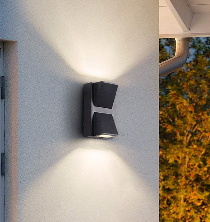 Lampada da parete a LED da 5W 12W Illuminazione per esterni Lampada da parete impermeabile Moderna in alluminio su e giù Lampada da parete a led per esterni Luce da portico per giardino