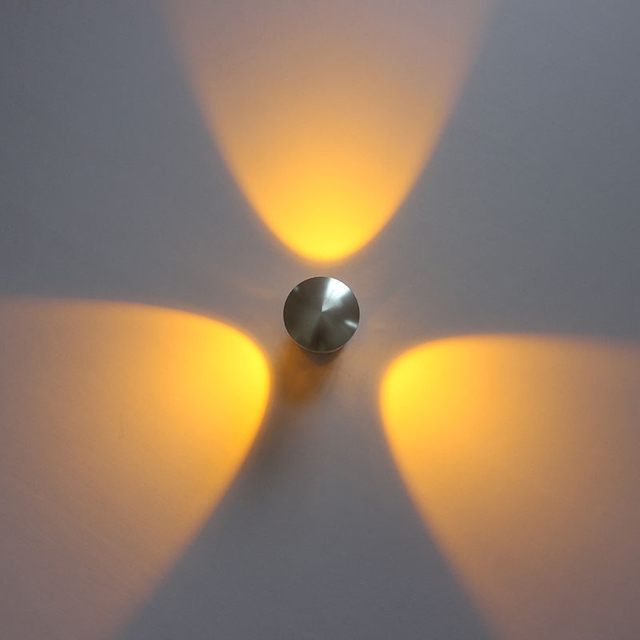 Moderna applique da parete a 360 gradi Lampada da parete a LED Up and Down Illuminazione per interni ed esterni