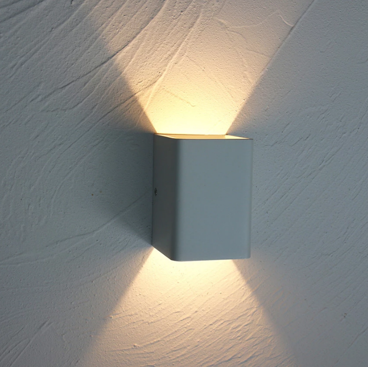 5W Modern Art Deco in alluminio AC85-265VRGB Design semplice Apparecchio di illuminazione da comodino luce notturna camera da letto lampada da parete a LED