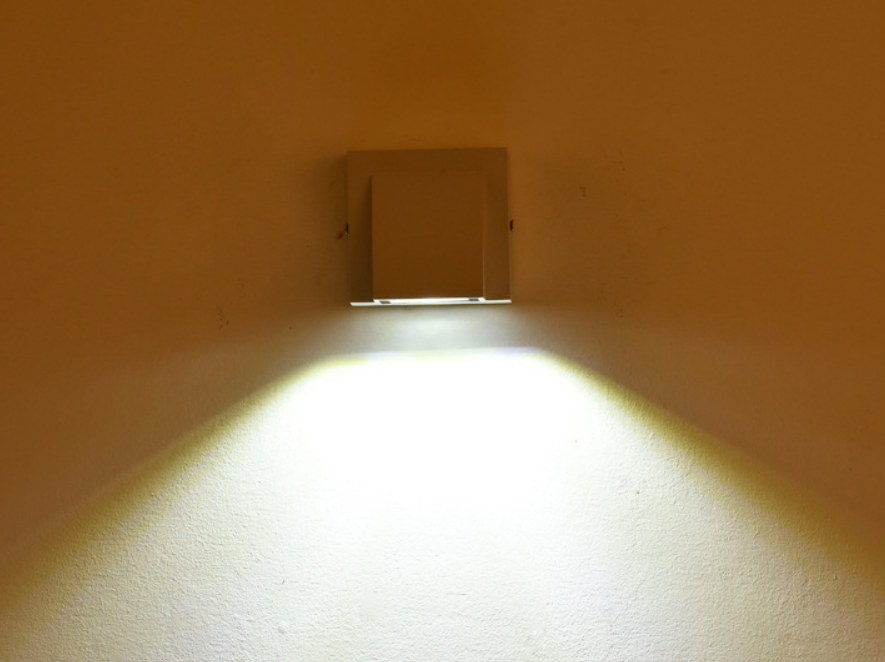Lampada nordica da 5W Lampada da parete a LED Lampada da parete moderna IP65 impermeabile per esterni per soggiorno Lampada da parete esterna per scala interna