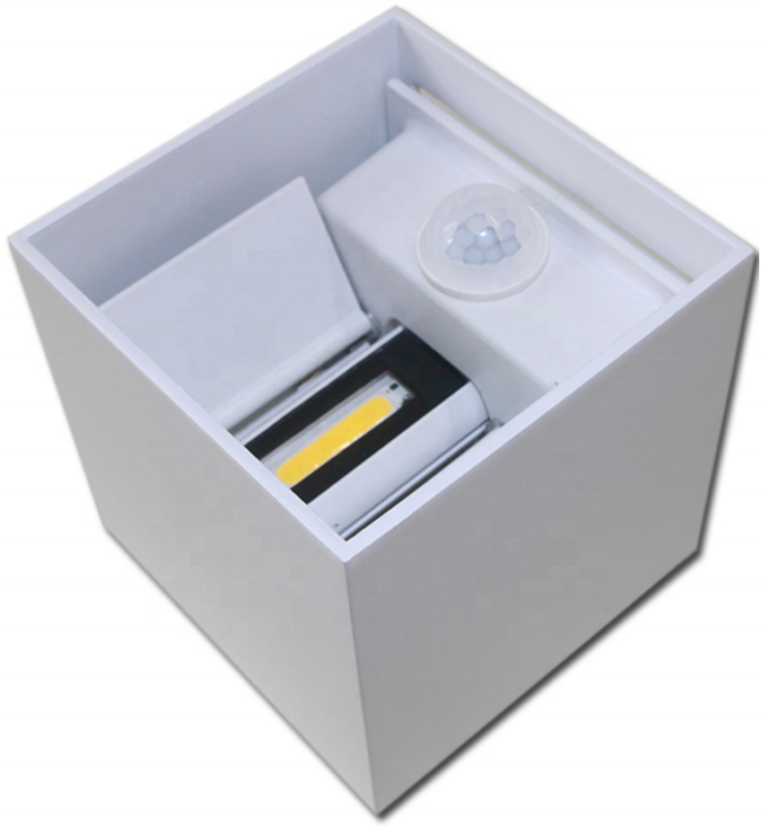 Nuova applique da parete a LED a cubo con sensore di movimento 12W Luce calda Impermeabile per esterni Regolabile Su e giù Camera da letto continua Loft vogue
