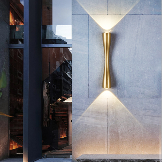 Lampada da parete di personalità nordica Semplice lampada da parete a led per soggiorno Lampada da parete per corridoio dell'hotel Illuminazione verso il basso