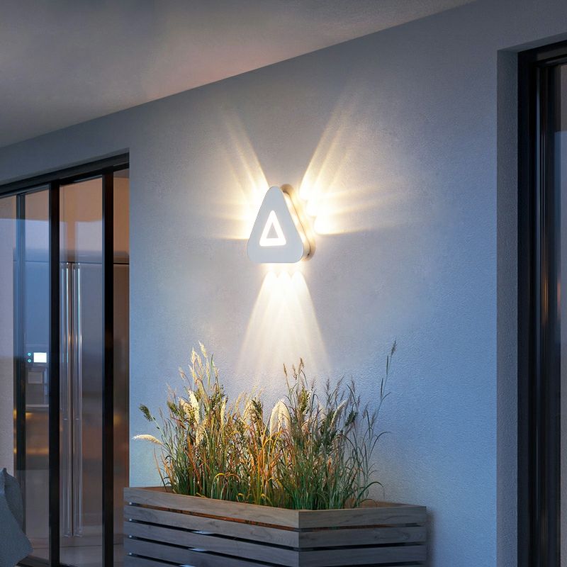 Lampade da parete a LED moderne e minimaliste a forma di triangolo Lampade da parete per esterni in stile nordico Soggiorno 12W AC85-265V Illuminazione fantasia semplice