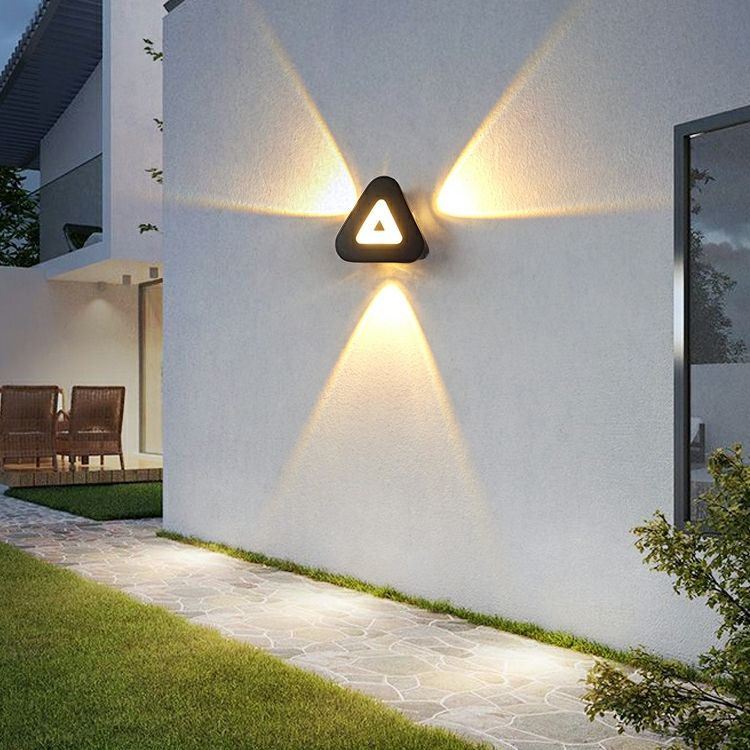 Lampade da parete a LED moderne e minimaliste a forma di triangolo Lampade da parete per esterni in stile nordico Soggiorno 12W AC85-265V Illuminazione fantasia semplice
