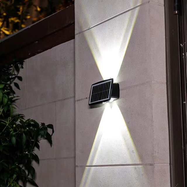 Proiettore solare Foco Lampada a LED Apparecchi di illuminazione solare impermeabili Lampade di inondazione Lampade da parete Giardino Luci solari per esterni