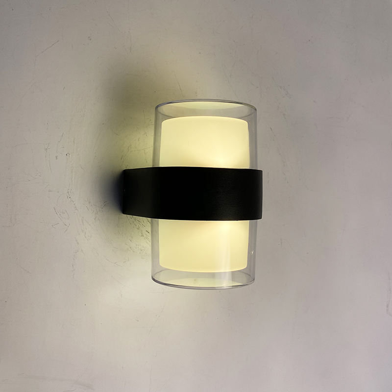 Tuya APP Decorazione industriale IP65 impermeabile Lampada da parete a led per esterni lampada a bacchetta Lampada da parete su e giù con prezzo di fabbrica