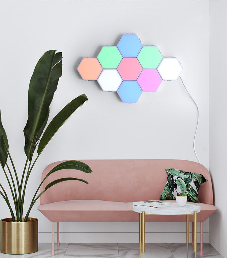 Lampada da parete a esagono quantico a nido d'ape a LED colorato con sensibilità al tocco per il soppalco delle scale del soggiorno della camera da letto