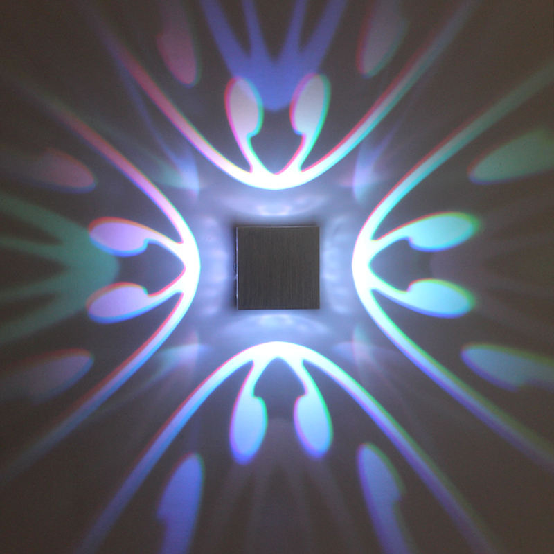 Lampada da parete a LED RGB nordica a farfalla a 4 lati per la decorazione della camera da letto Lampada da parete Soggiorno Sala da pranzo Illuminazione per interni colorata per feste